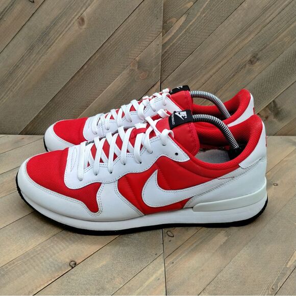 Athletic_Shoes